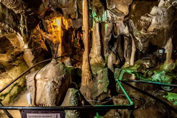 Stump Cross Caverns